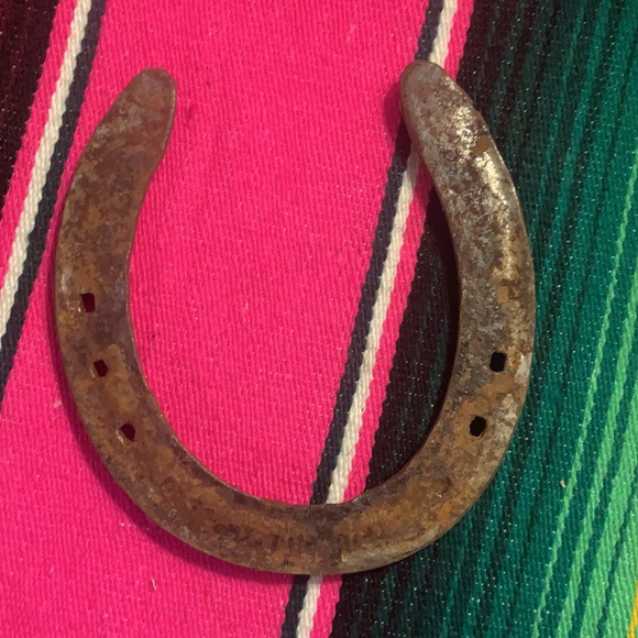 Authentic Rusty Lucky horseshoe - Picture 2 of 3